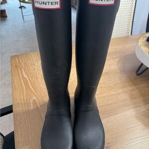 Hunter Boots with gray boot liners
